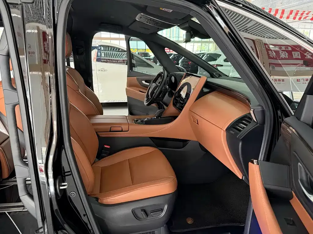 Toyota Vellfire — фото 3