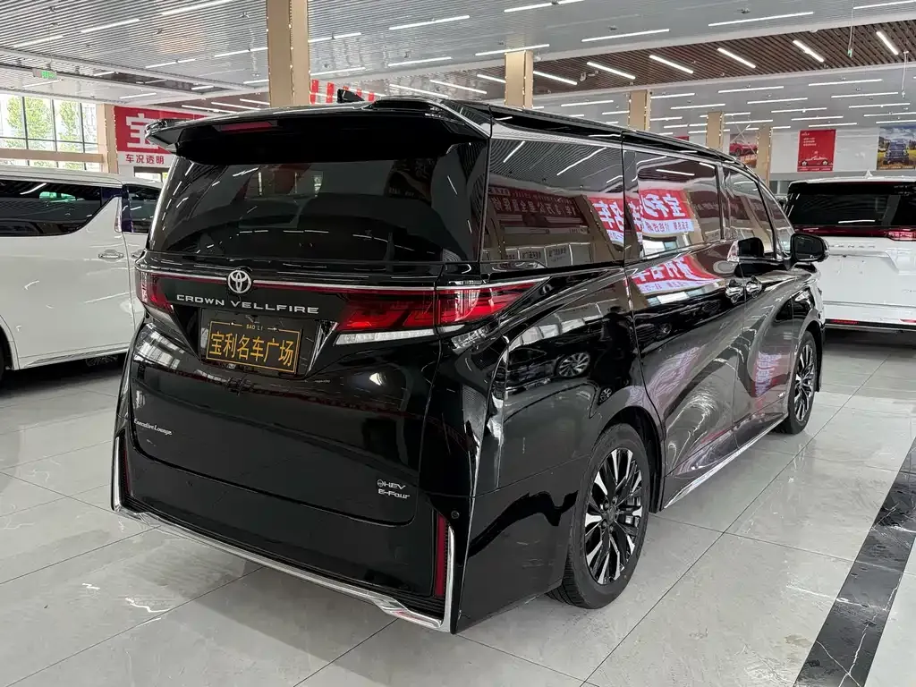 Toyota Vellfire — фото 7