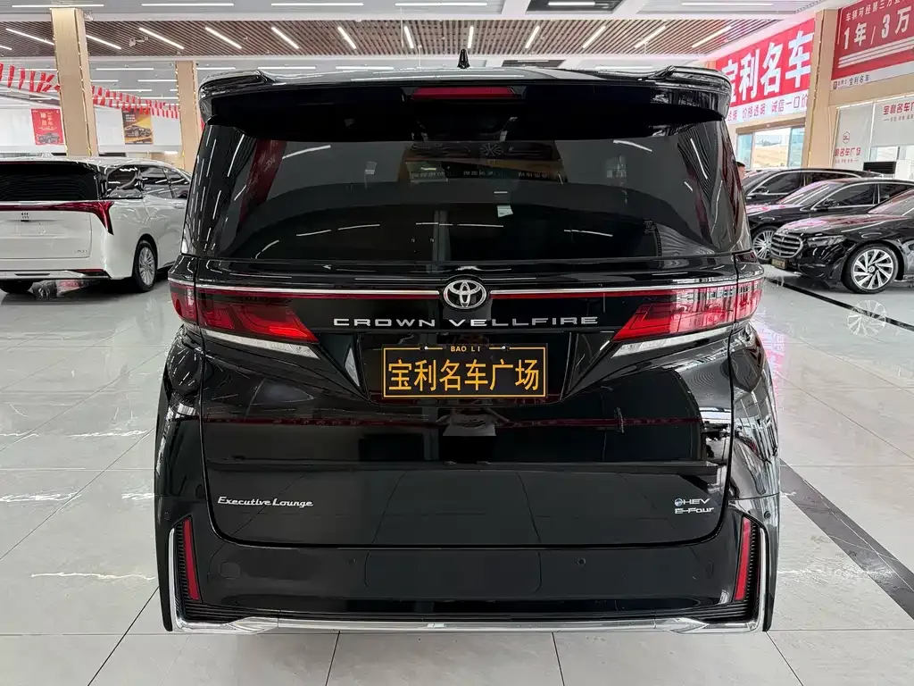 Toyota Vellfire — фото 10