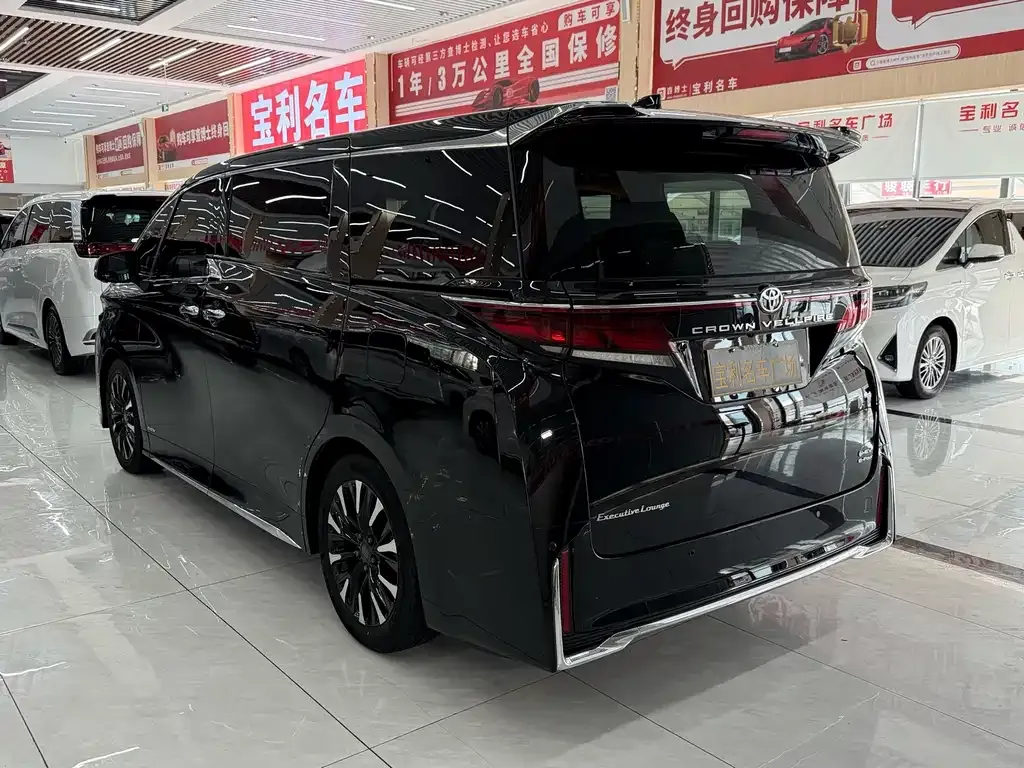 Toyota Vellfire — фото 4