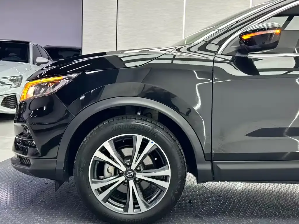 Nissan Qashqai — фото 10