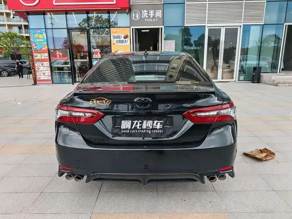 Toyota Camry — фото 5
