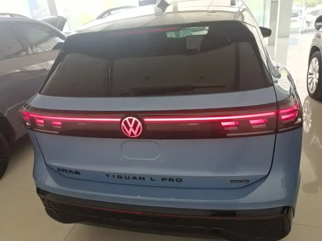 Volkswagen Tiguan L — фото 4