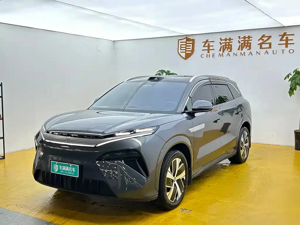 BYD Tang L — фото 1