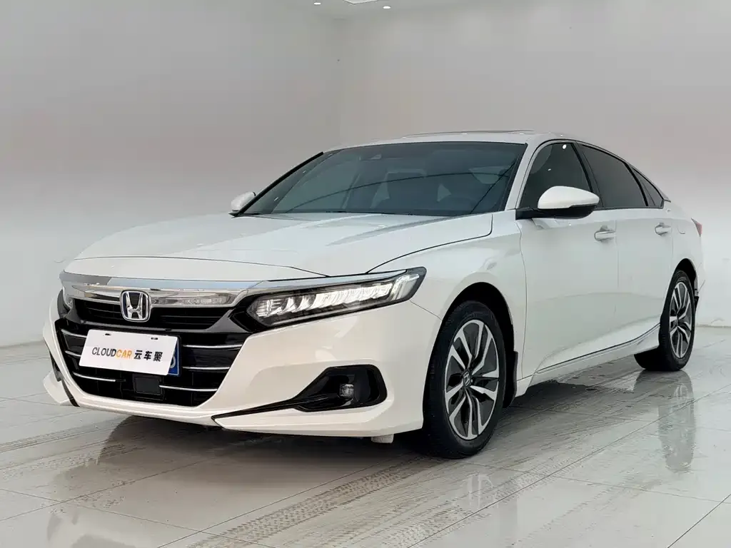 Honda Accord — фото 1