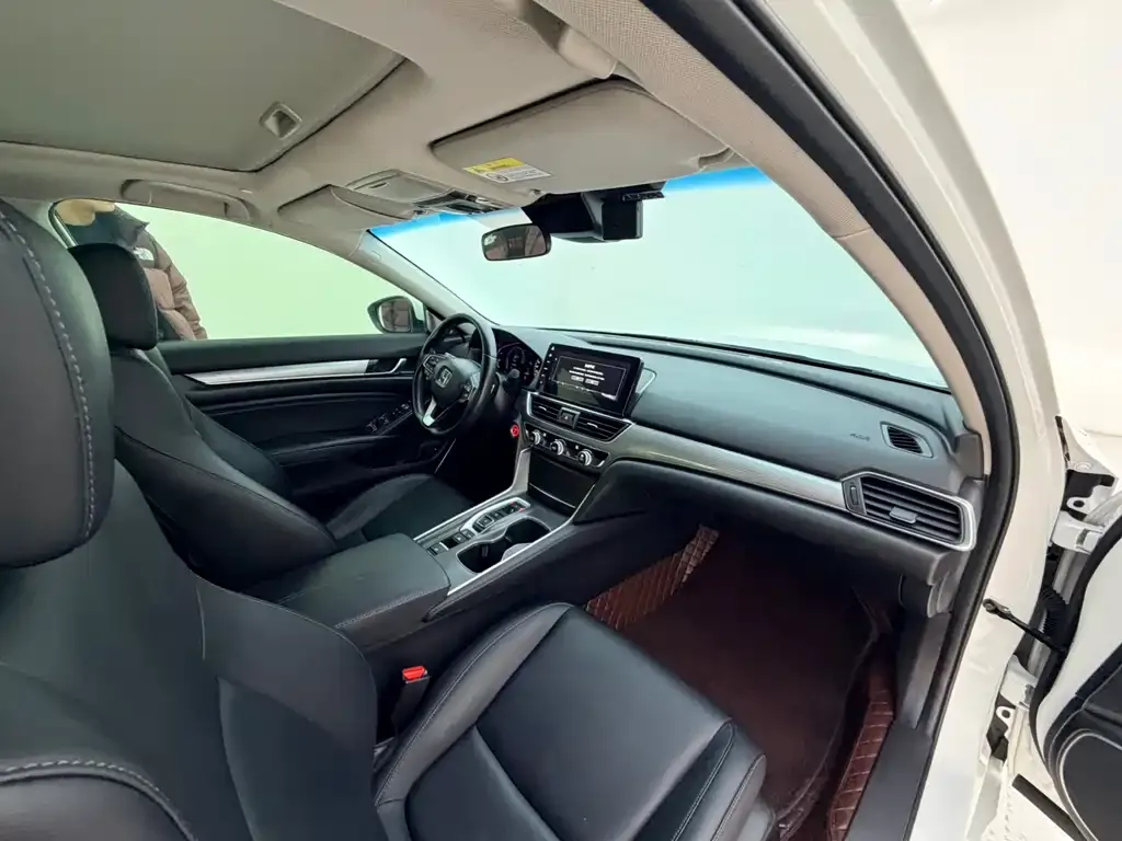 Honda Accord — фото 8