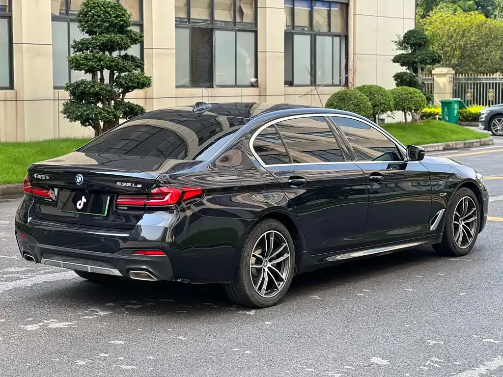 BMW 5 Series New Energy — фото 9