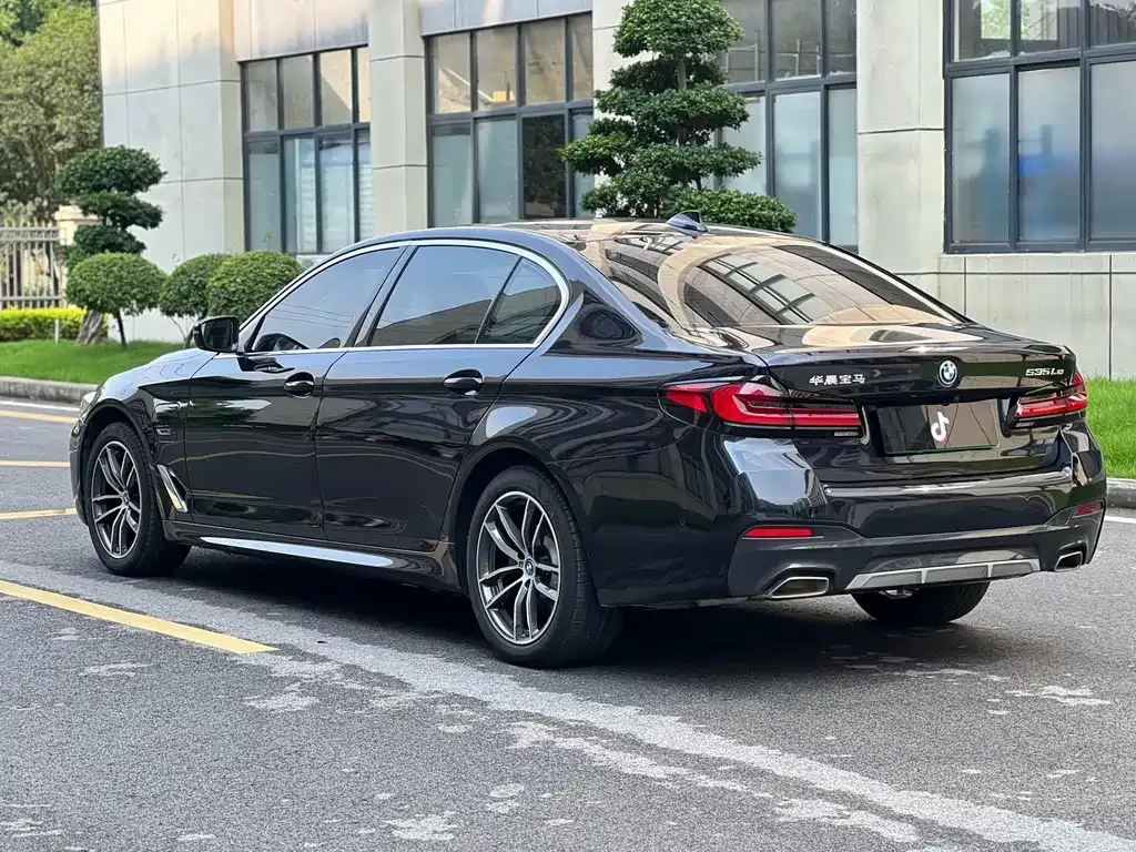 BMW 5 Series New Energy — фото 10