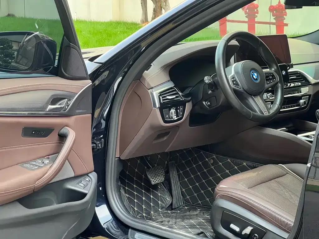 BMW 5 Series New Energy — фото 5