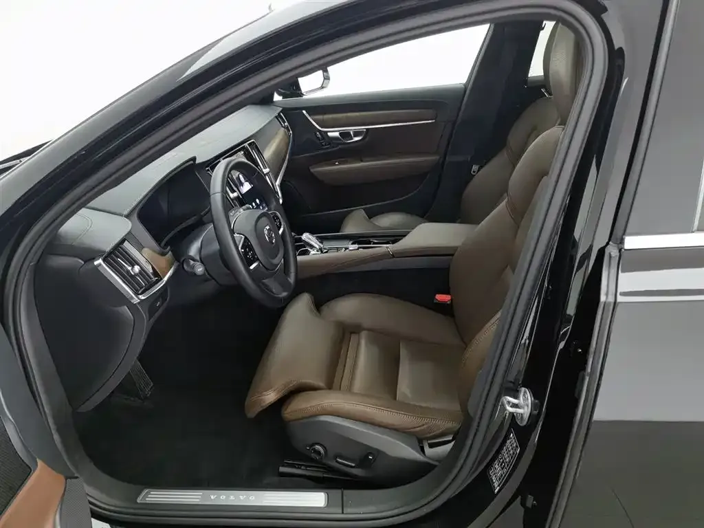 Volvo S90 2023 из CN, фото 4
