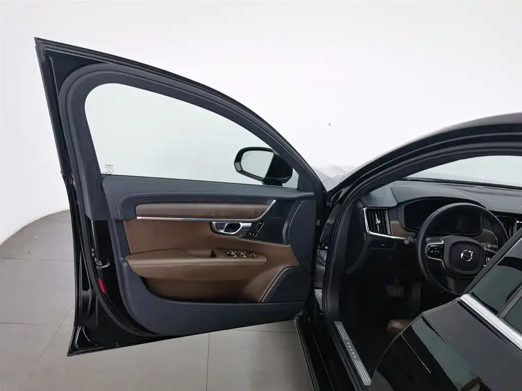 Volvo S90 2023 из CN, фото 3