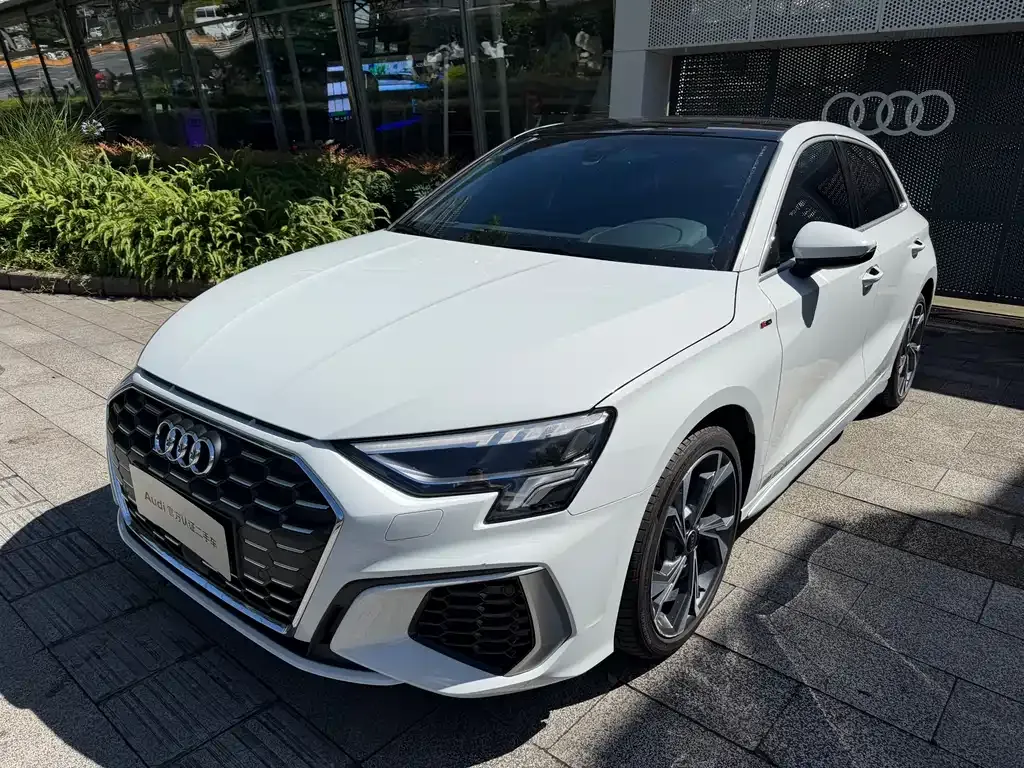 Audi A3 — фото 1