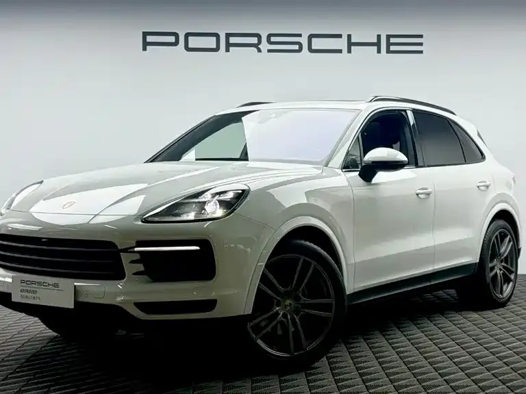 Porsche Cayenne — фото 1