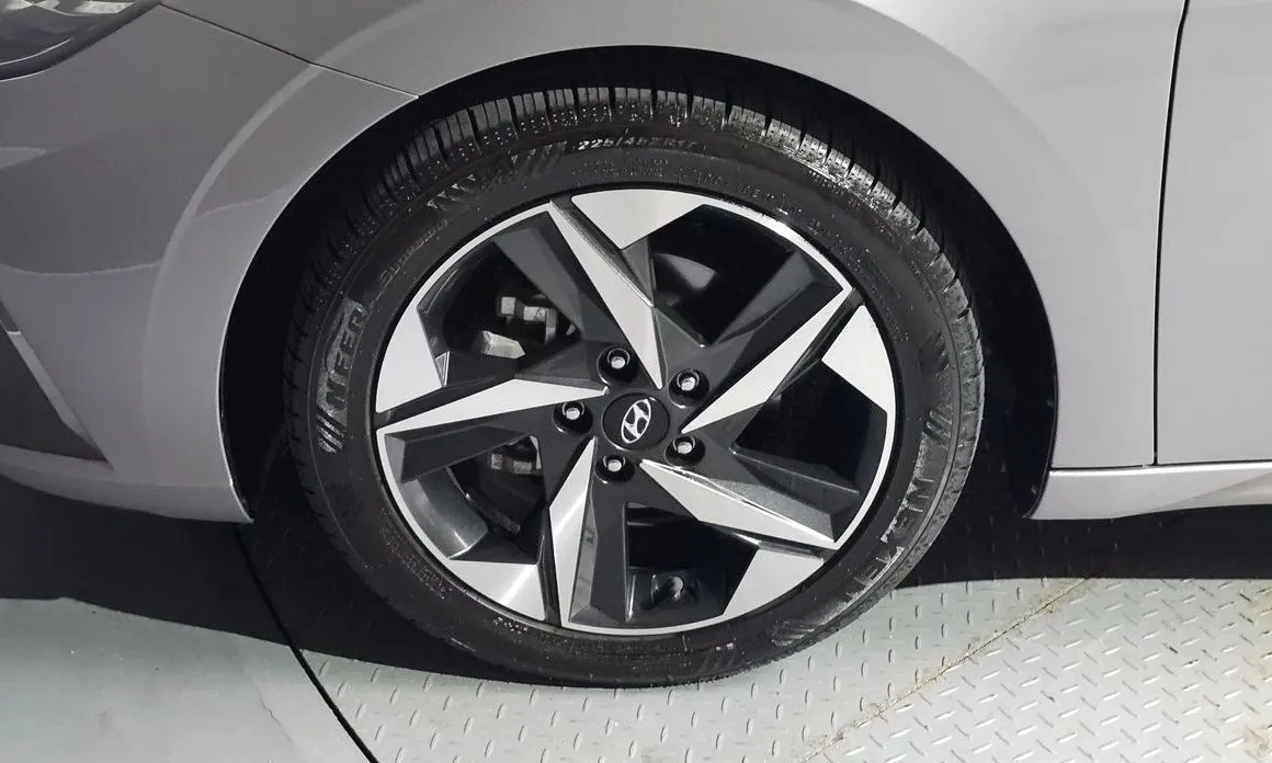 Hyundai AVANTE — фото 8