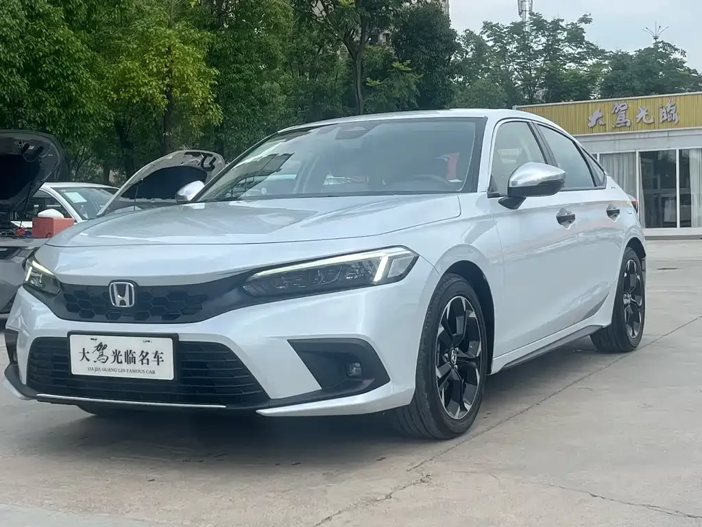 Honda Civic — фото 1
