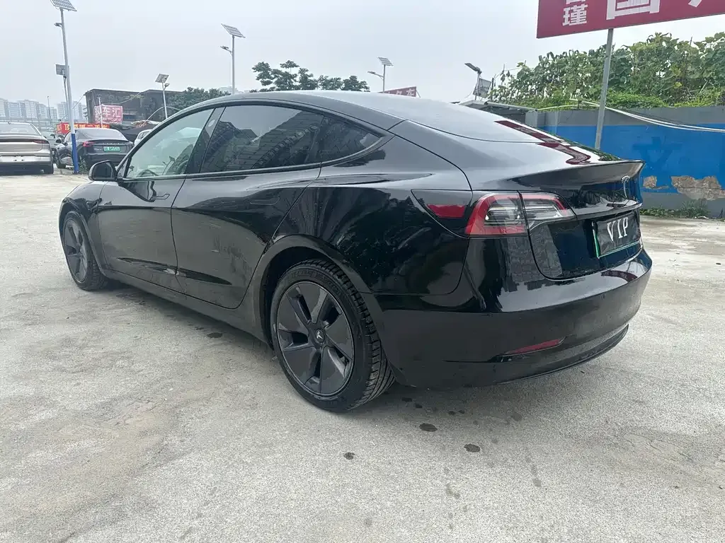 Tesla Model 3 — фото 6