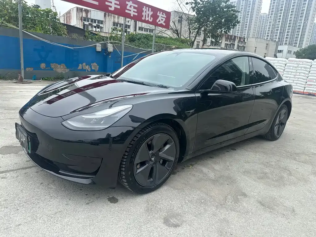 Tesla Model 3 — фото 10