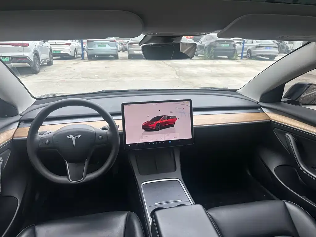 Tesla Model 3 — фото 4