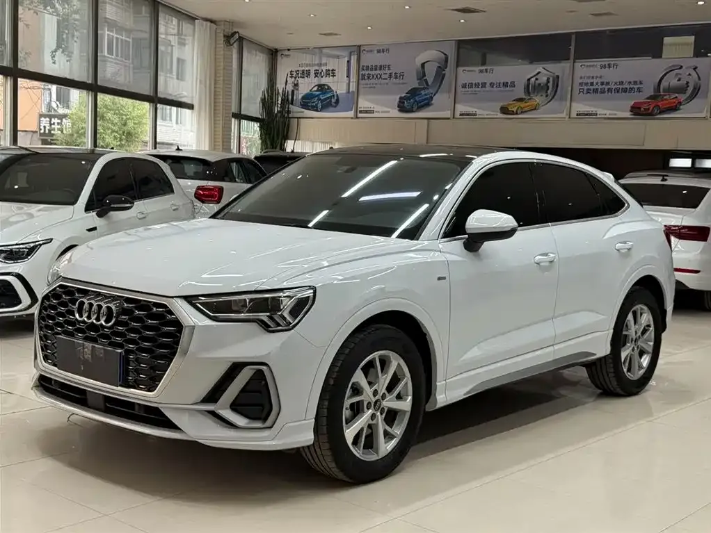 Audi Q3 Sportback — фото 1