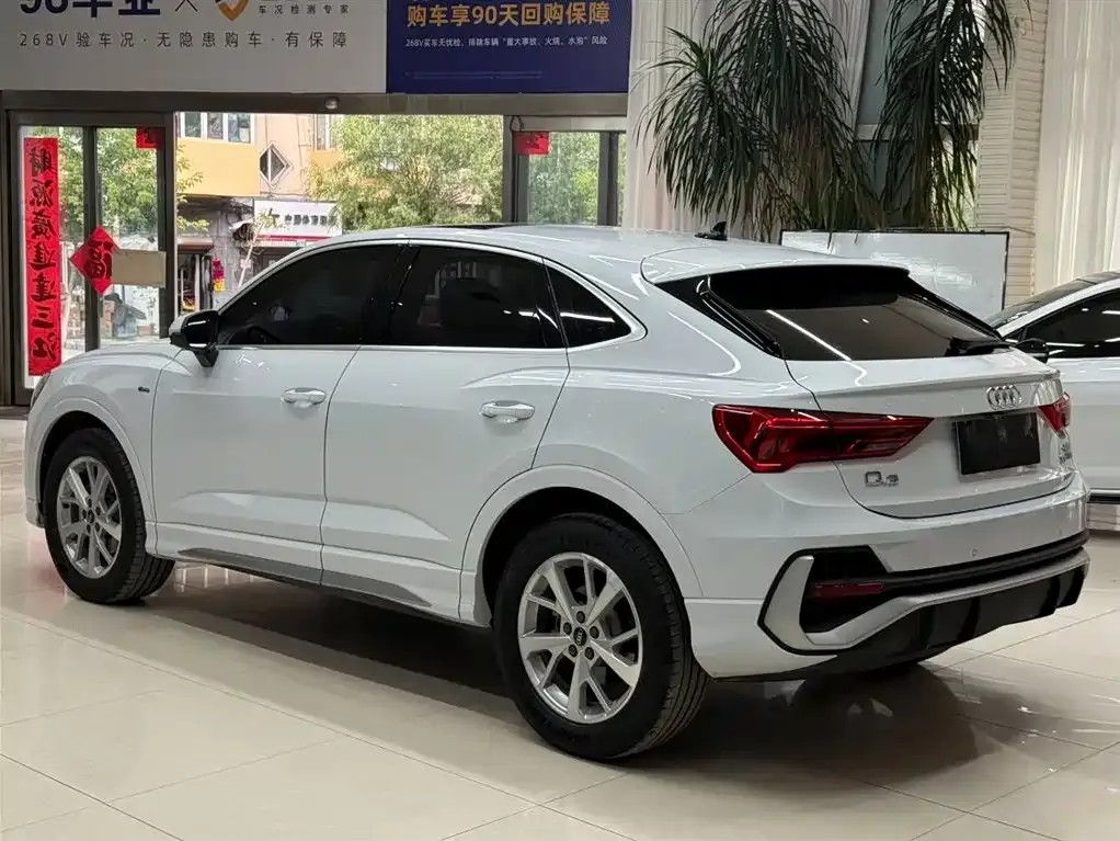 Audi Q3 Sportback — фото 10