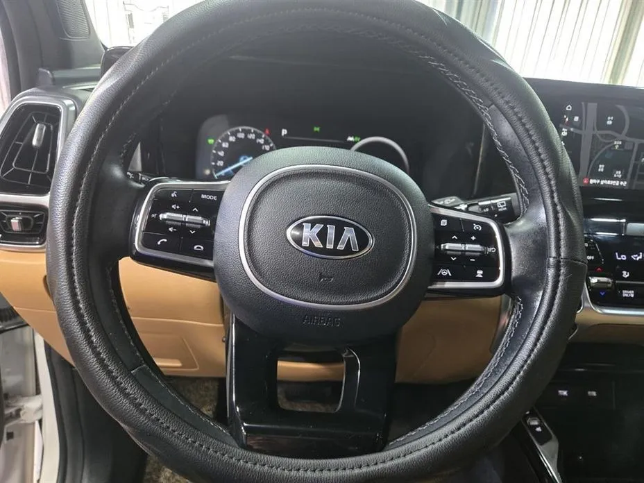 Kia Sorento — фото 10