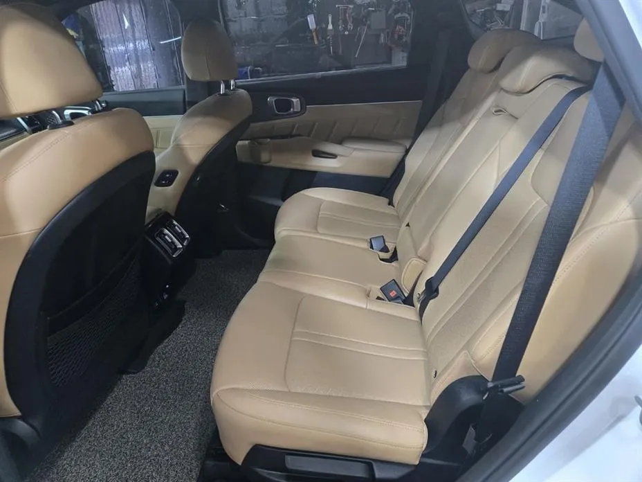 Kia Sorento — фото 9