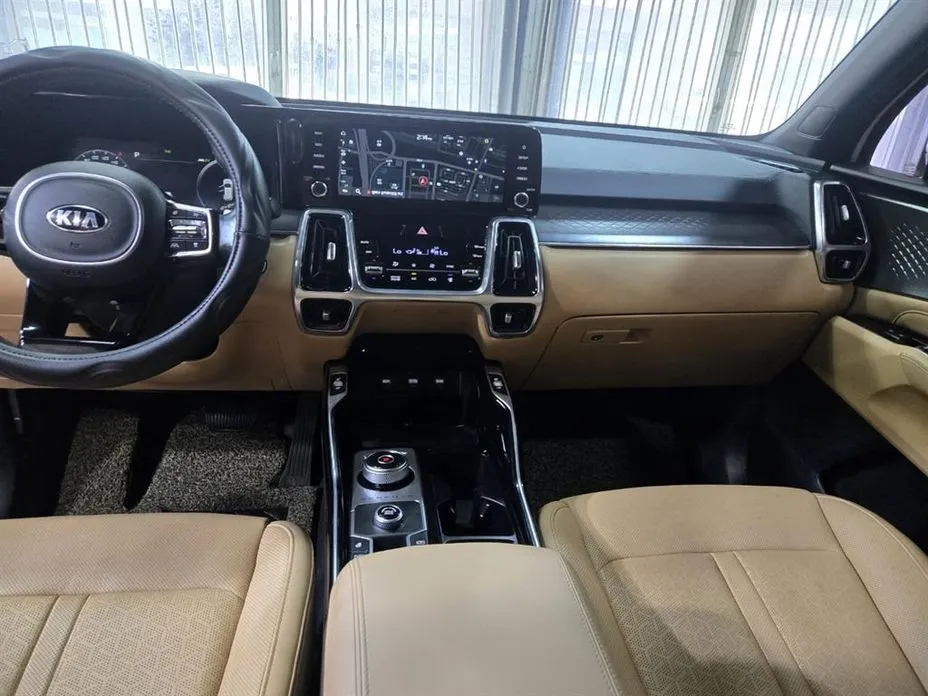 Kia Sorento — фото 7