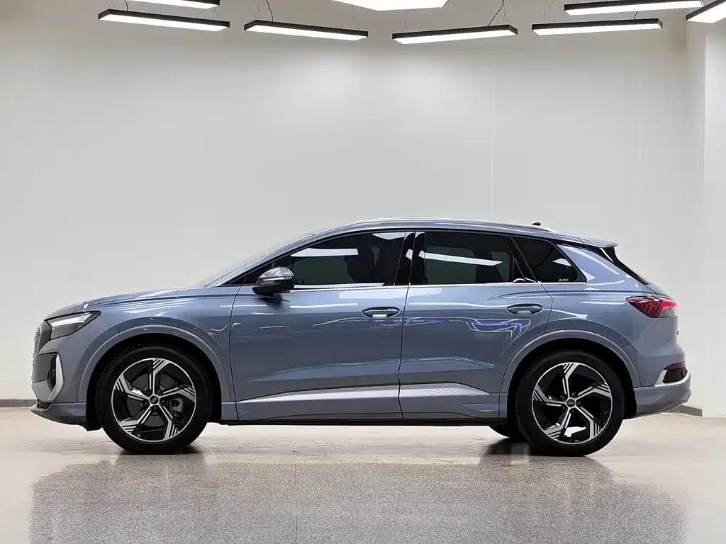 Audi Q4 e-tron — фото 10