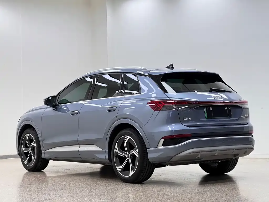 Audi Q4 e-tron — фото 4