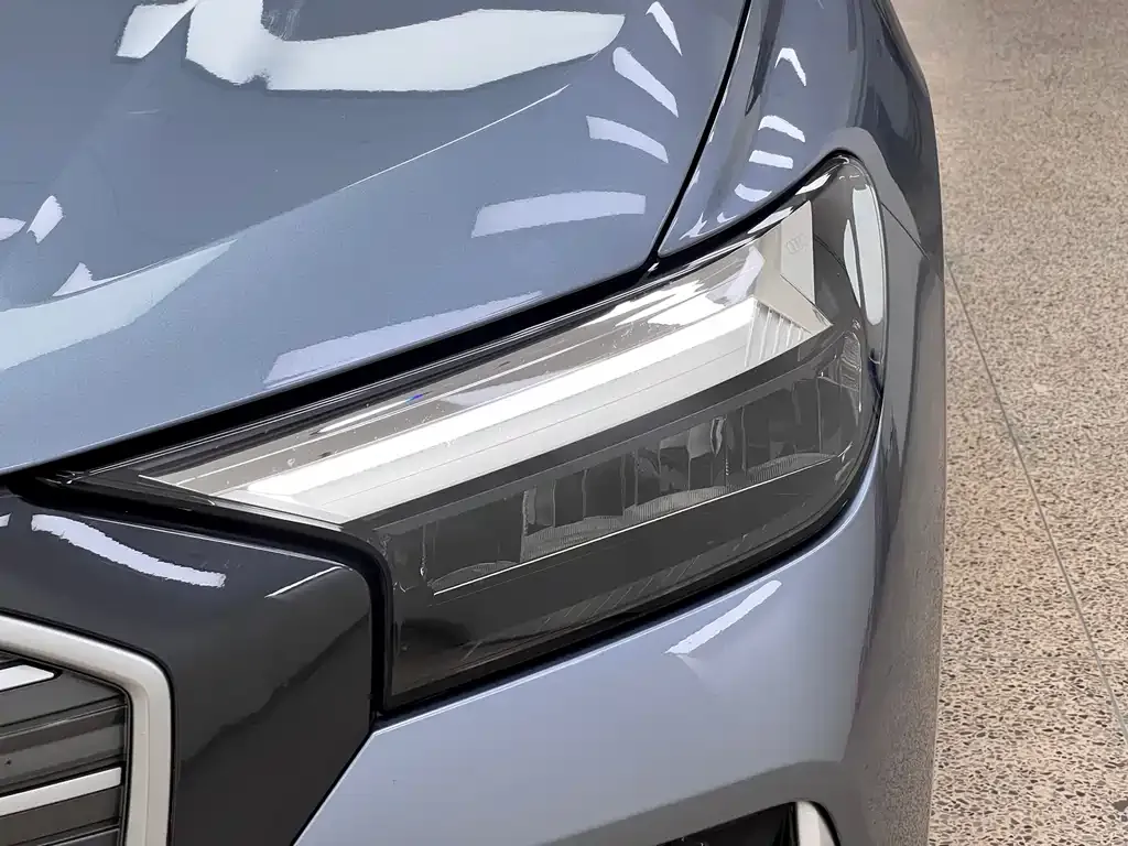 Audi Q4 e-tron — фото 8