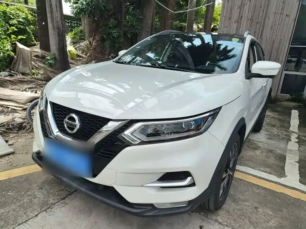 Nissan Qashqai — фото 1