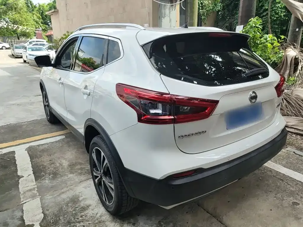 Nissan Qashqai — фото 7