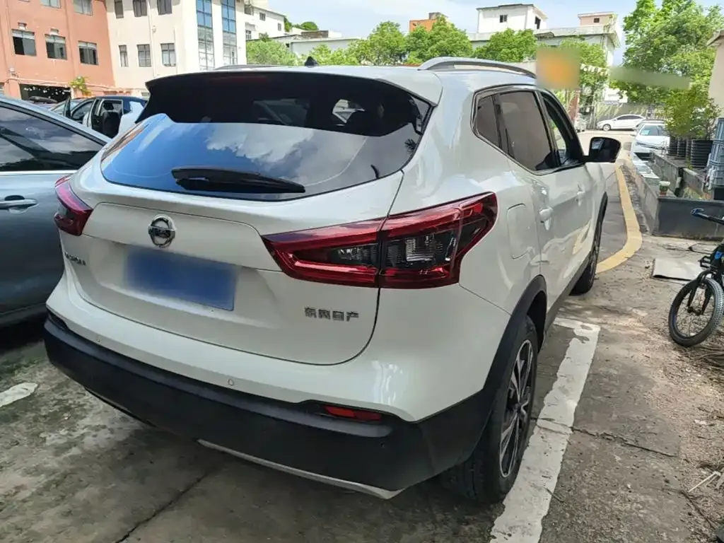 Nissan Qashqai — фото 10