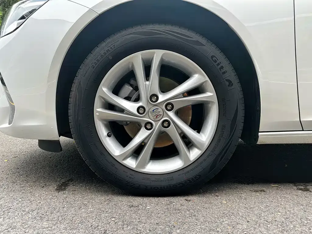 Buick Regal — фото 3