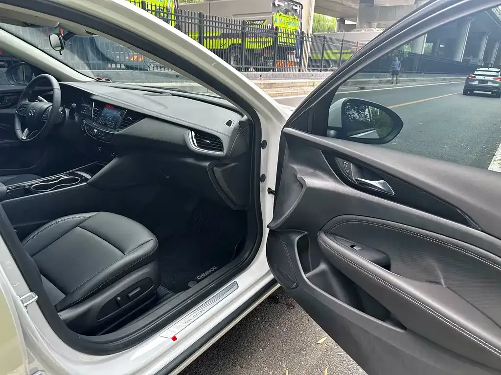 Buick Regal — фото 10