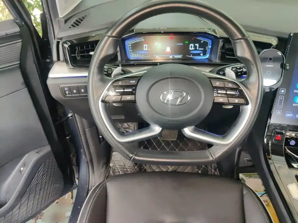 Hyundai Custo — фото 10