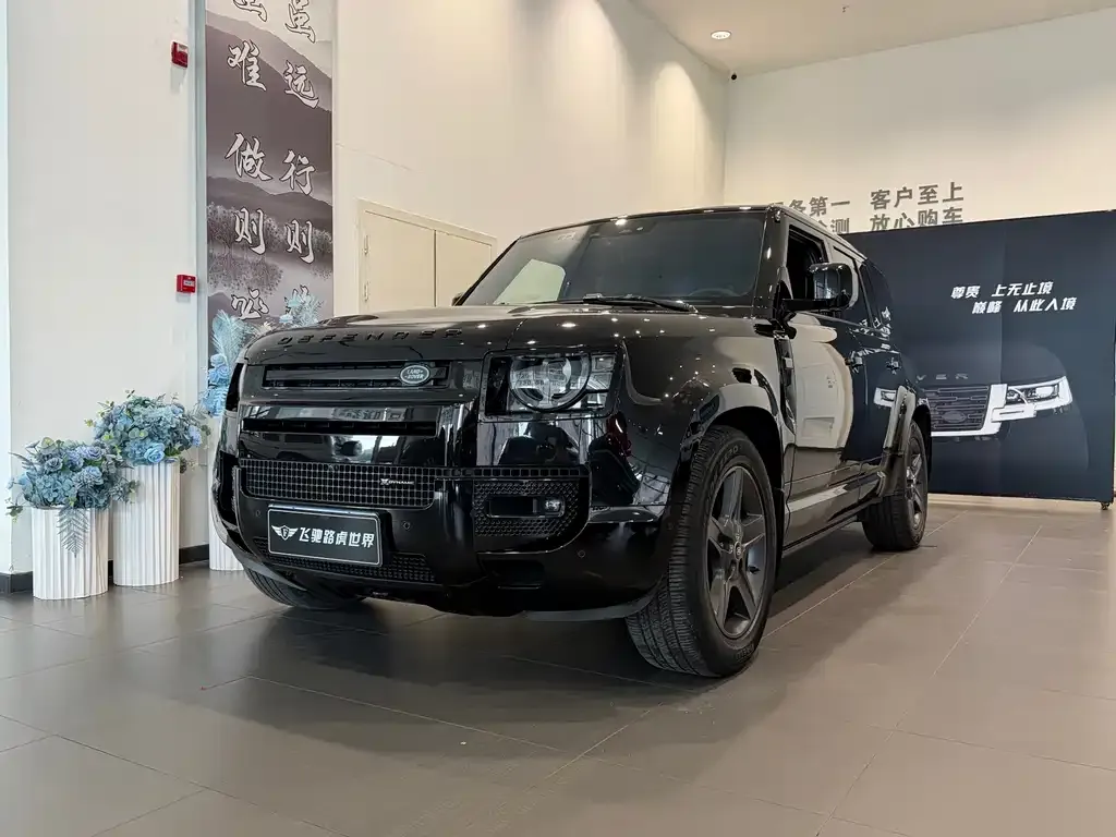 Land Rover Defender — фото 1