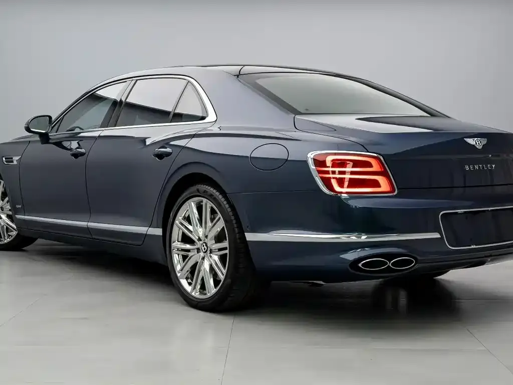 Bentley Flying Spur PHEV — фото 5