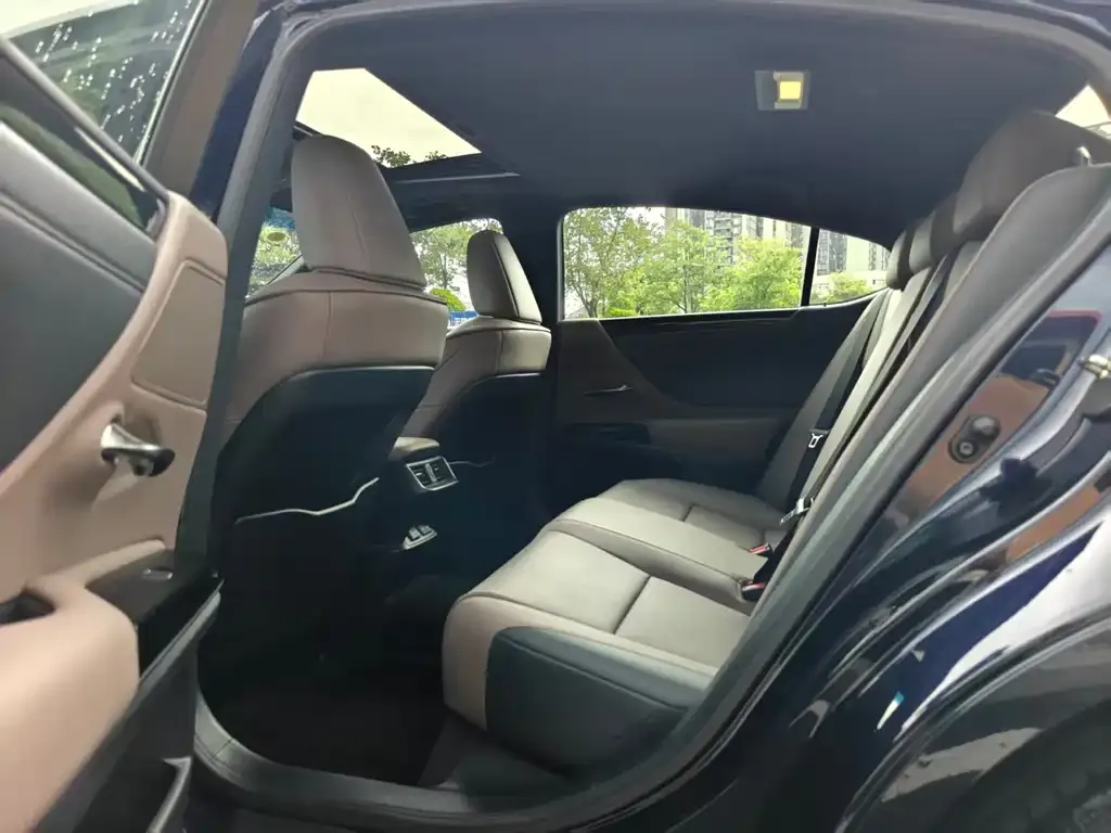 Lexus ES 2024 из CN, фото 2