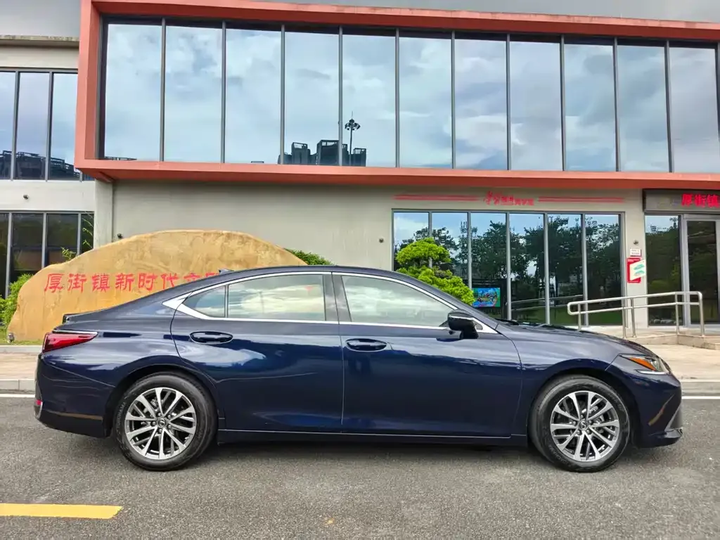 Lexus ES 2024 из CN, фото 4