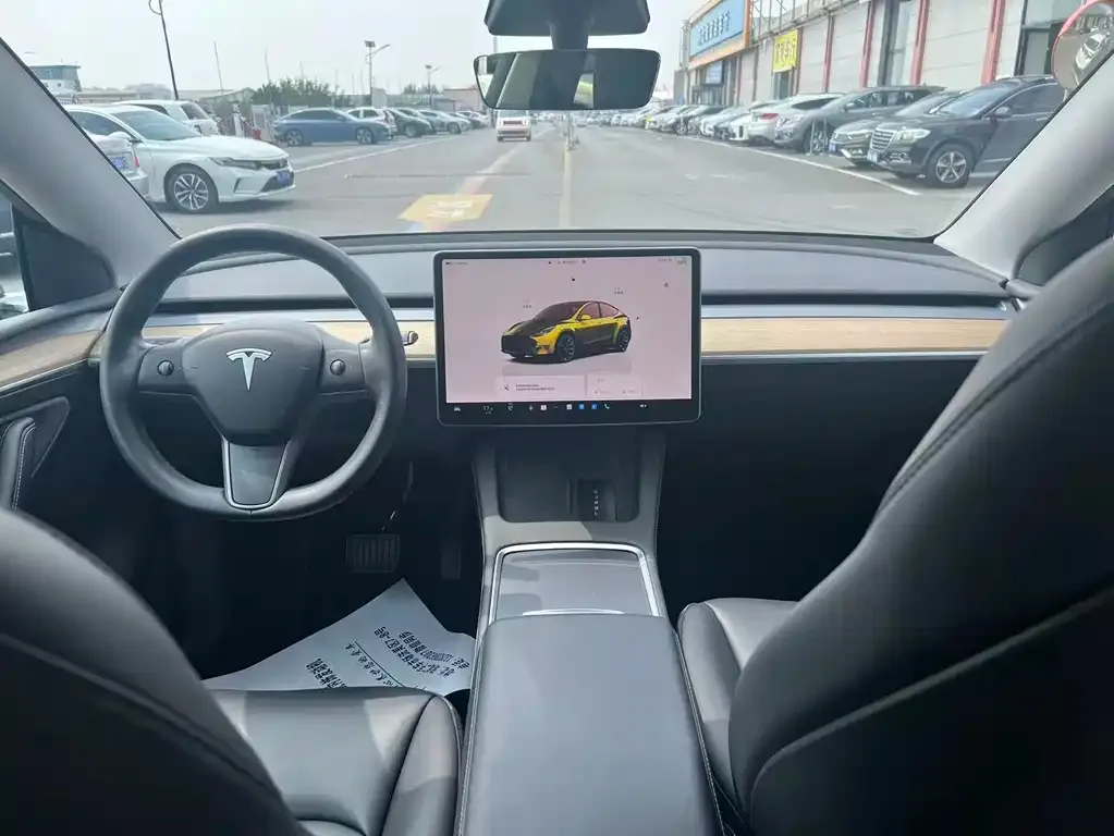 Tesla Model Y — фото 3