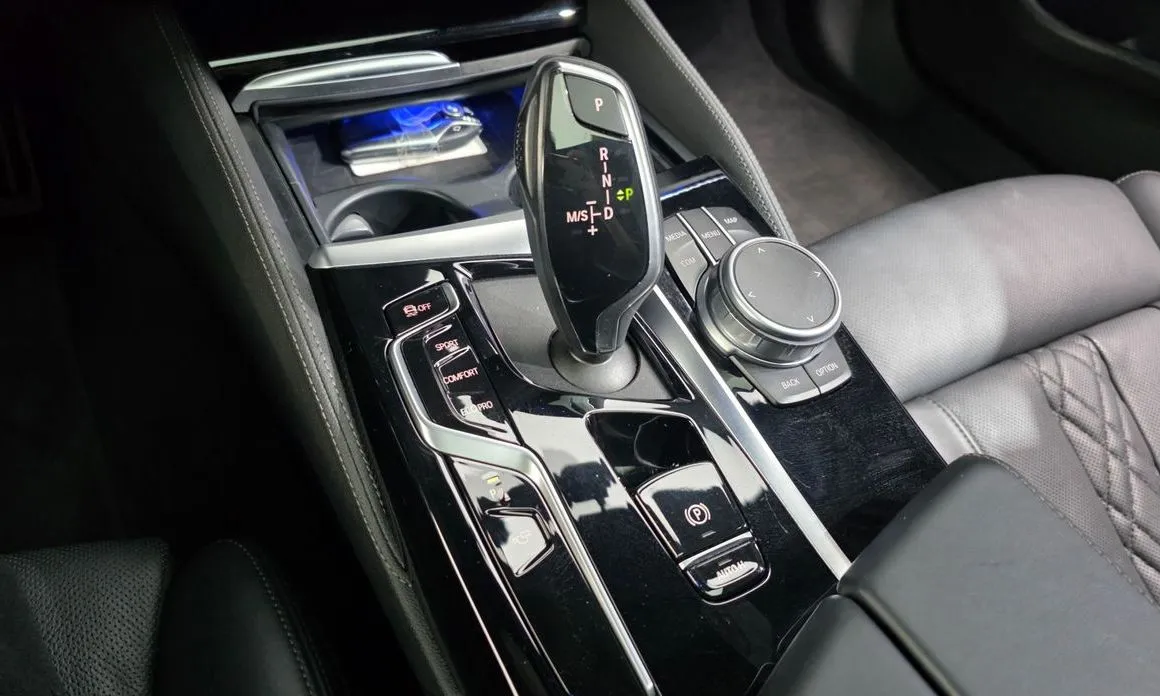 BMW 5-Series 2021 из KR, фото 3