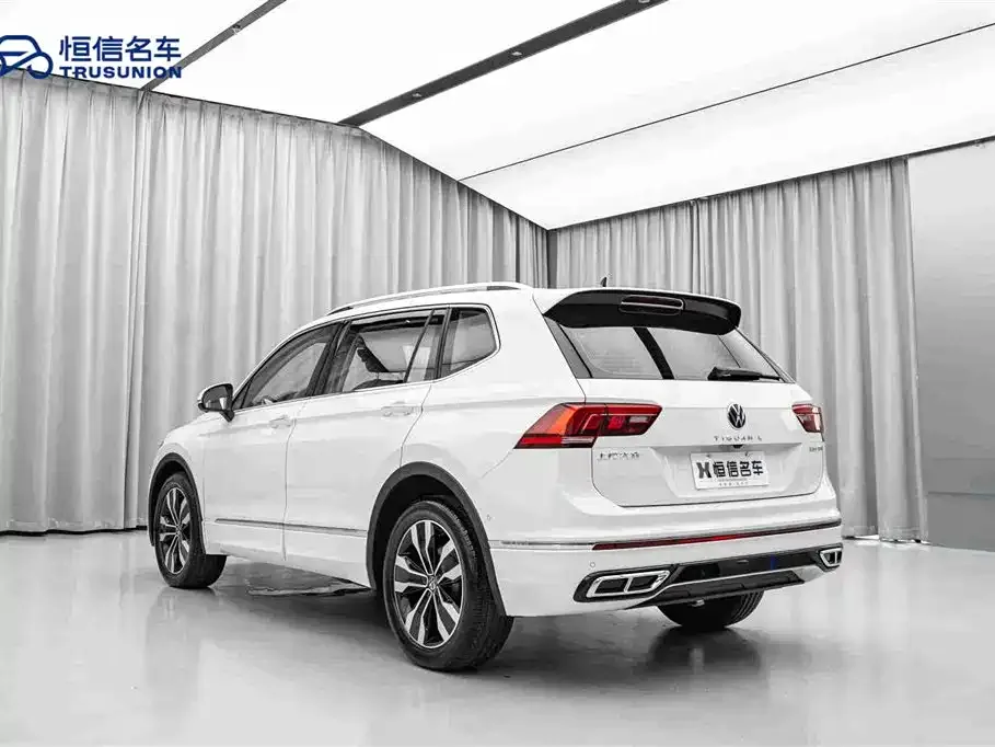 Volkswagen Tiguan L — фото 10