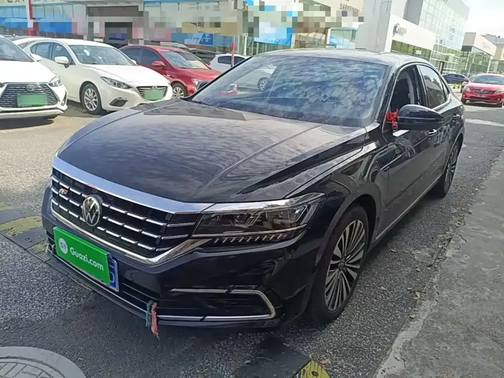 Volkswagen Passat — фото 1