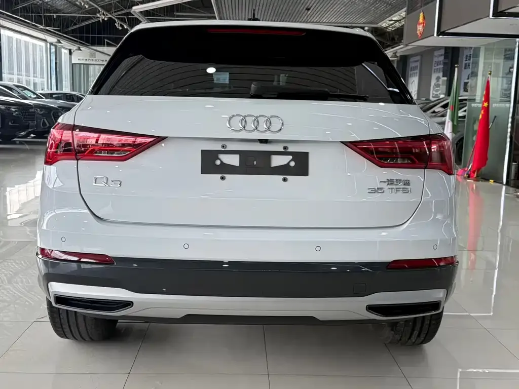 Audi Q3 — фото 10