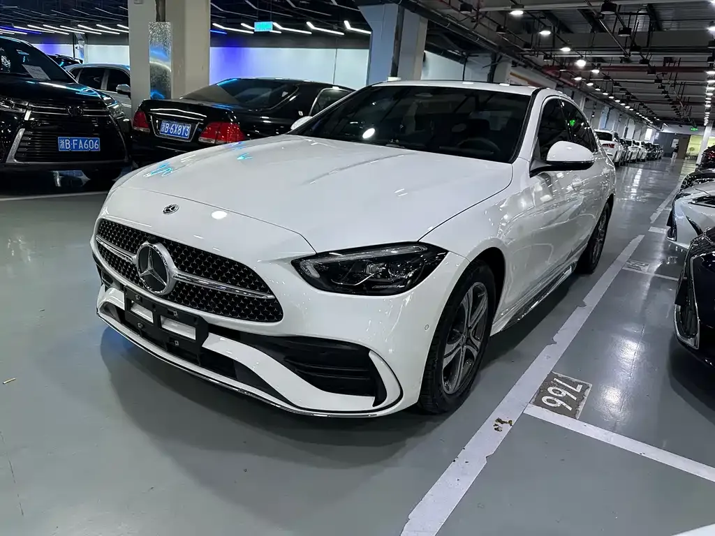 Mercedes-Benz C-Class — фото 1