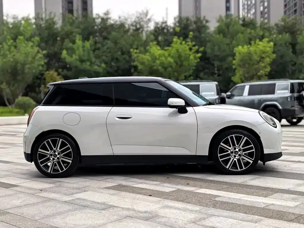 MINI Cooper EV — фото 9