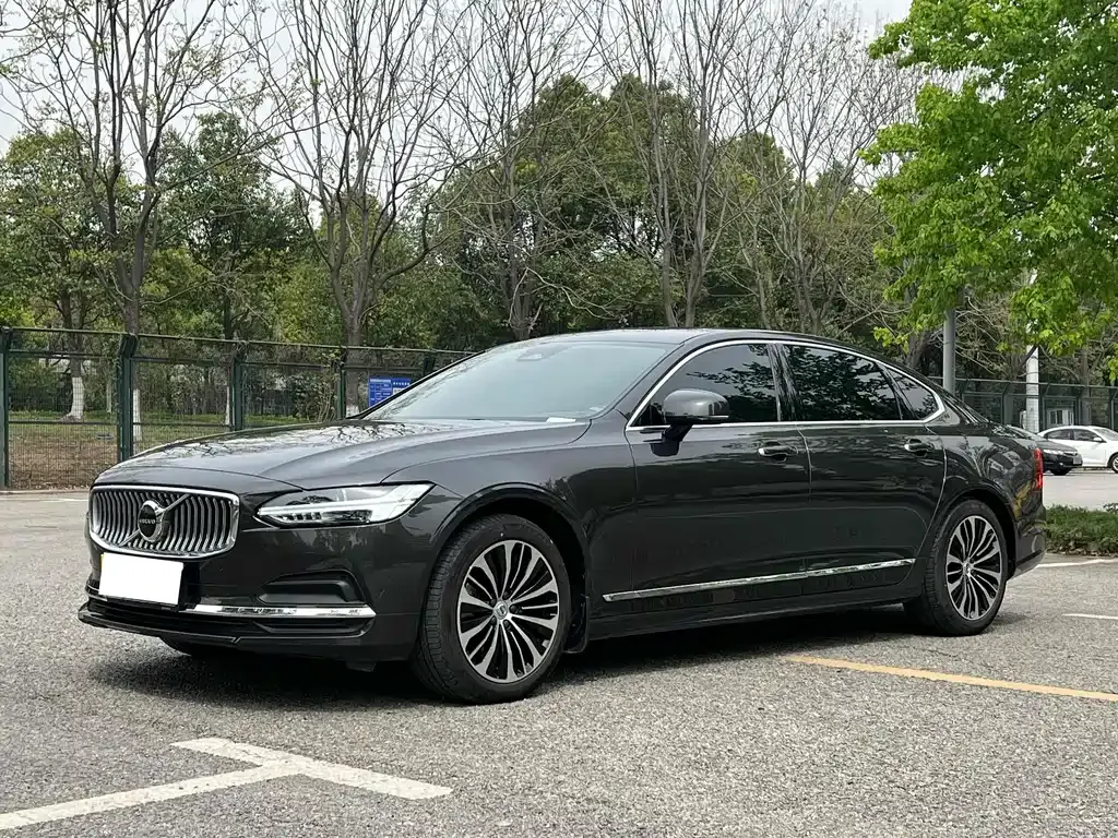 Volvo S90 — фото 1