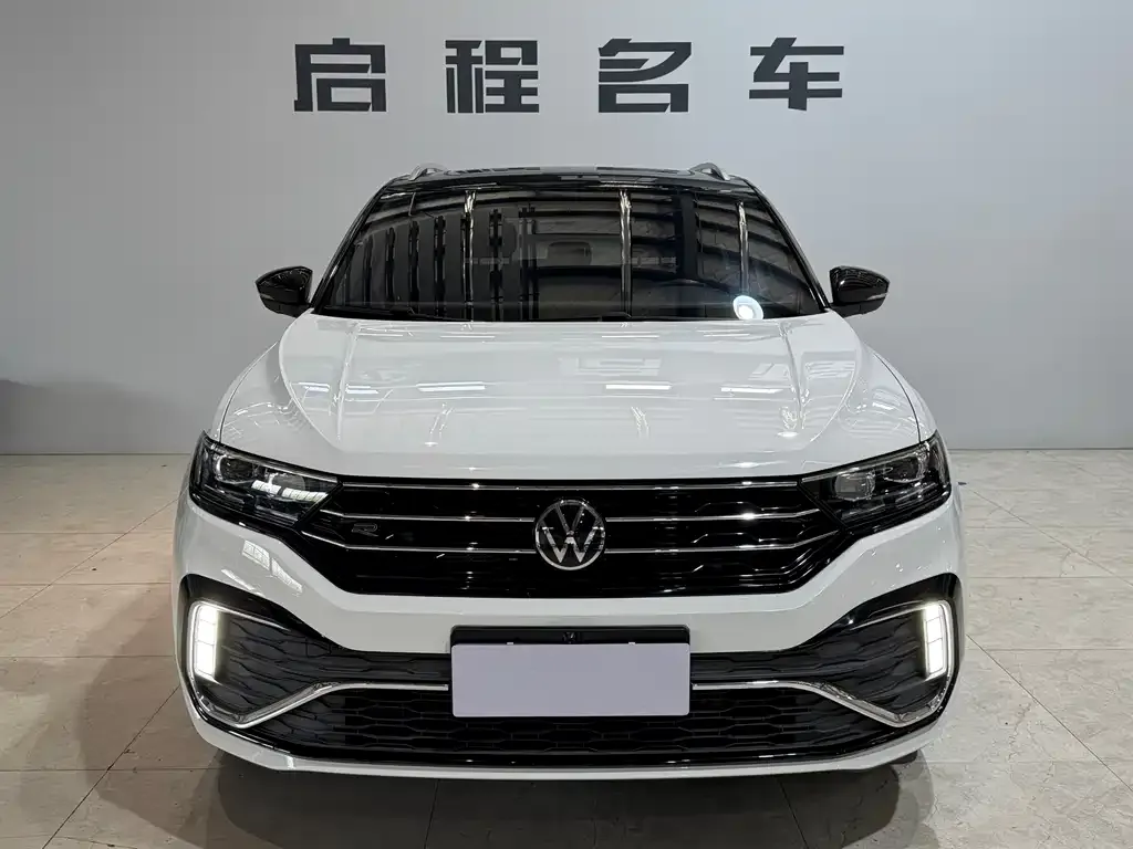 Volkswagen T-Roc — фото 10