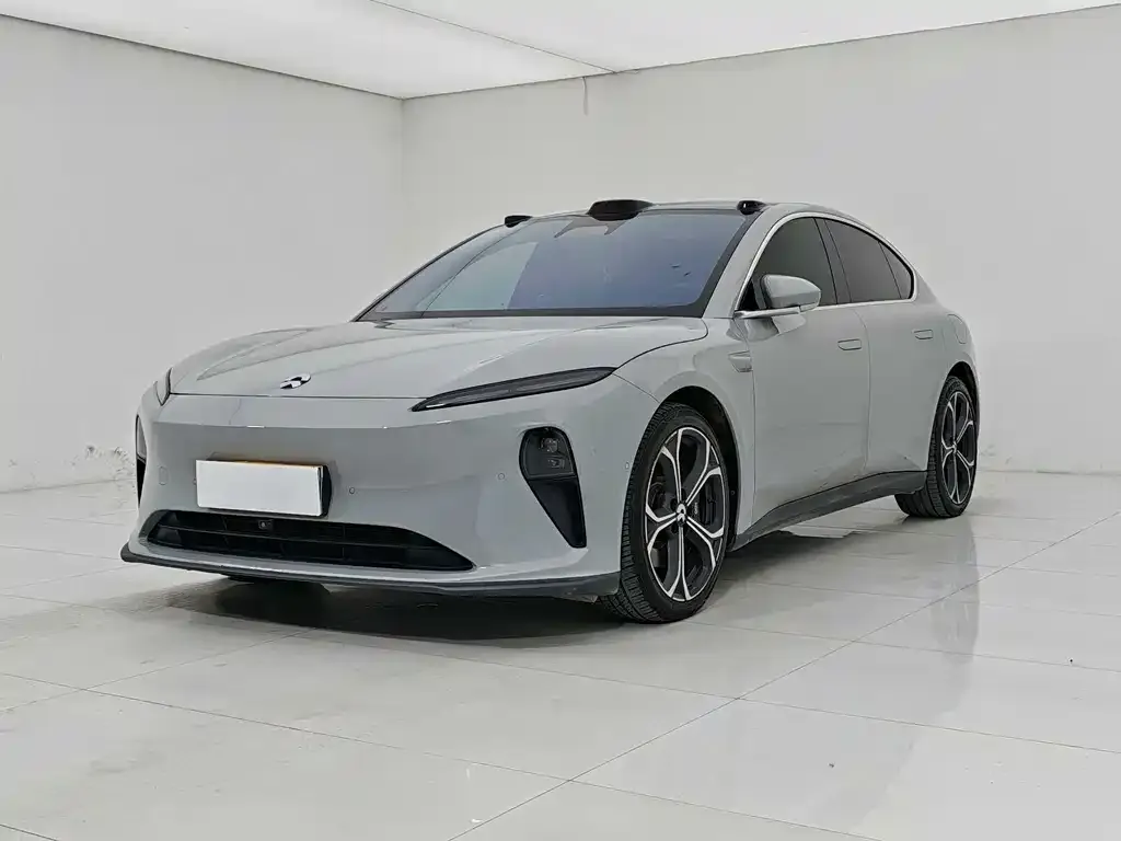 NIO ET5